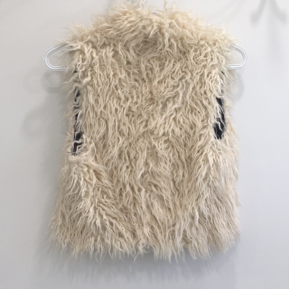 Faux Fur Vest - Picture 2 of 4